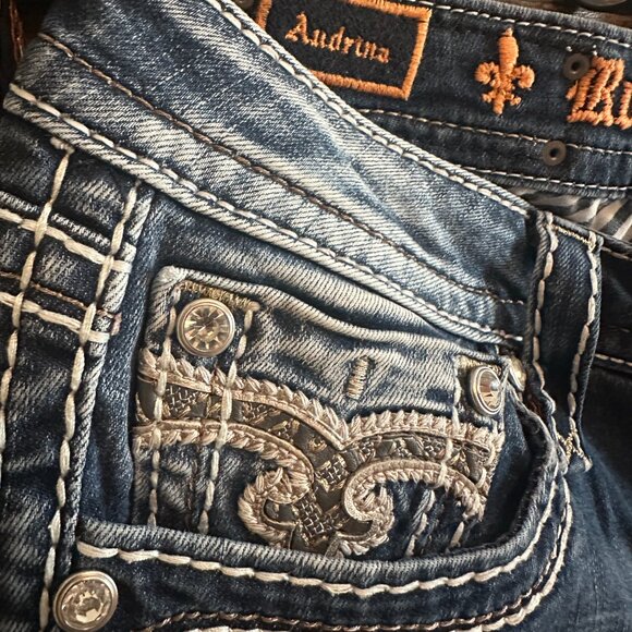 Rock Revival Mid-Rise Capri Jeans - Picture 6 of 16